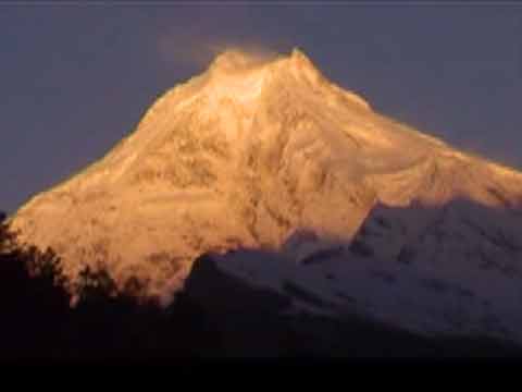 
Manaslu Sunrise - Manaslu Youtube Video by Ed van der Kooy and Piet Warffemius 
